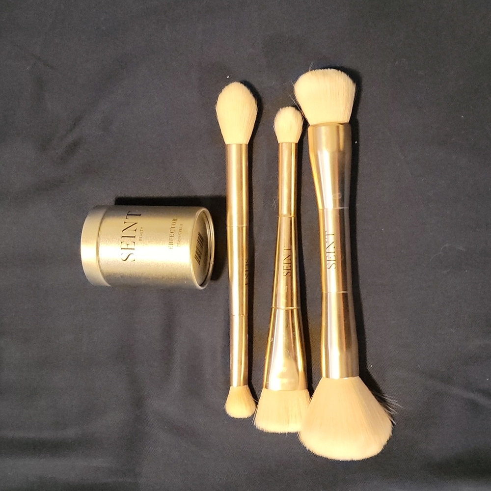 Seint Brushes